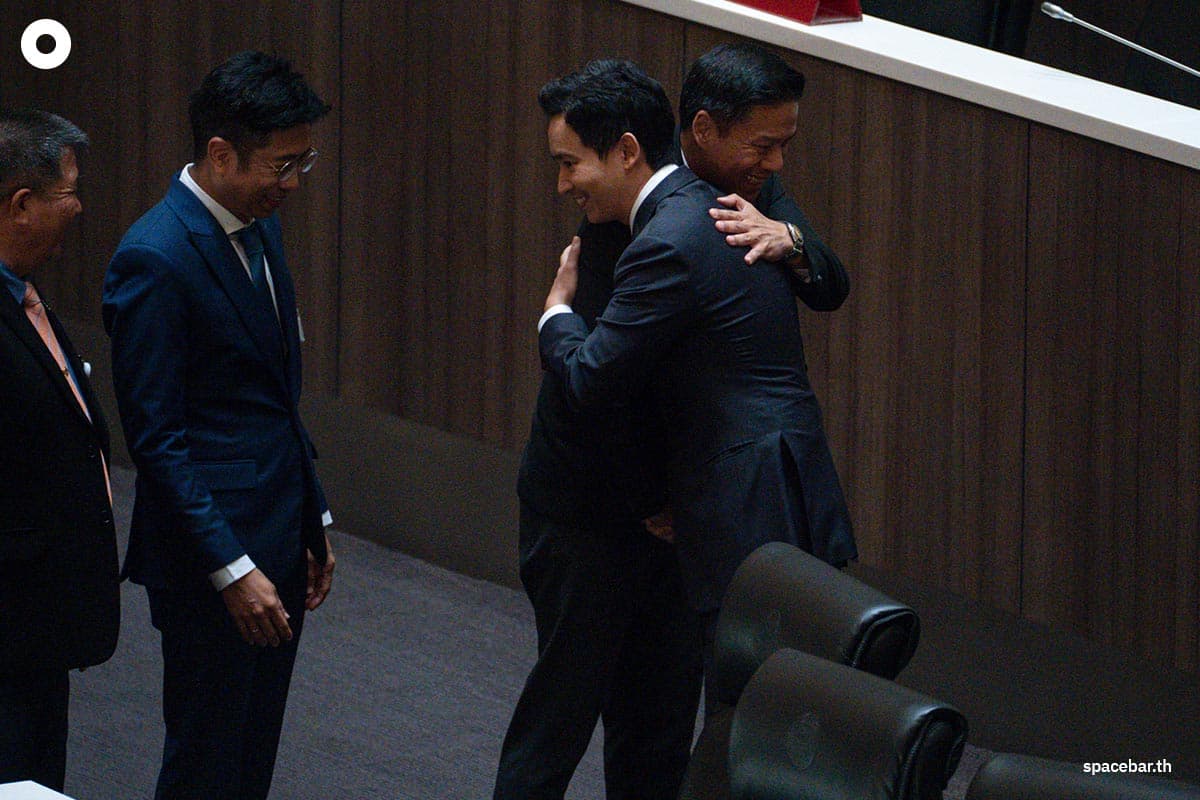 pita_come_back_hug_parliament_25jan24_SPACEBAR_Photo06_841a2beba0.jpg