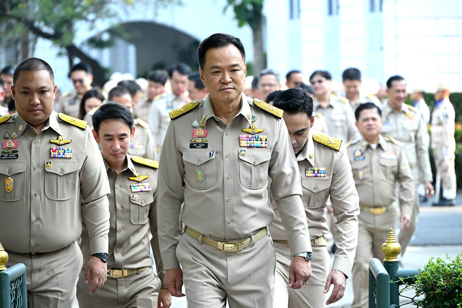 นายกฯ จ่อเปิด-ปิดปั๊มน้ำมัน 4 ทุ่ม-ตี 5 หลัง 20 เม.ย.นี้