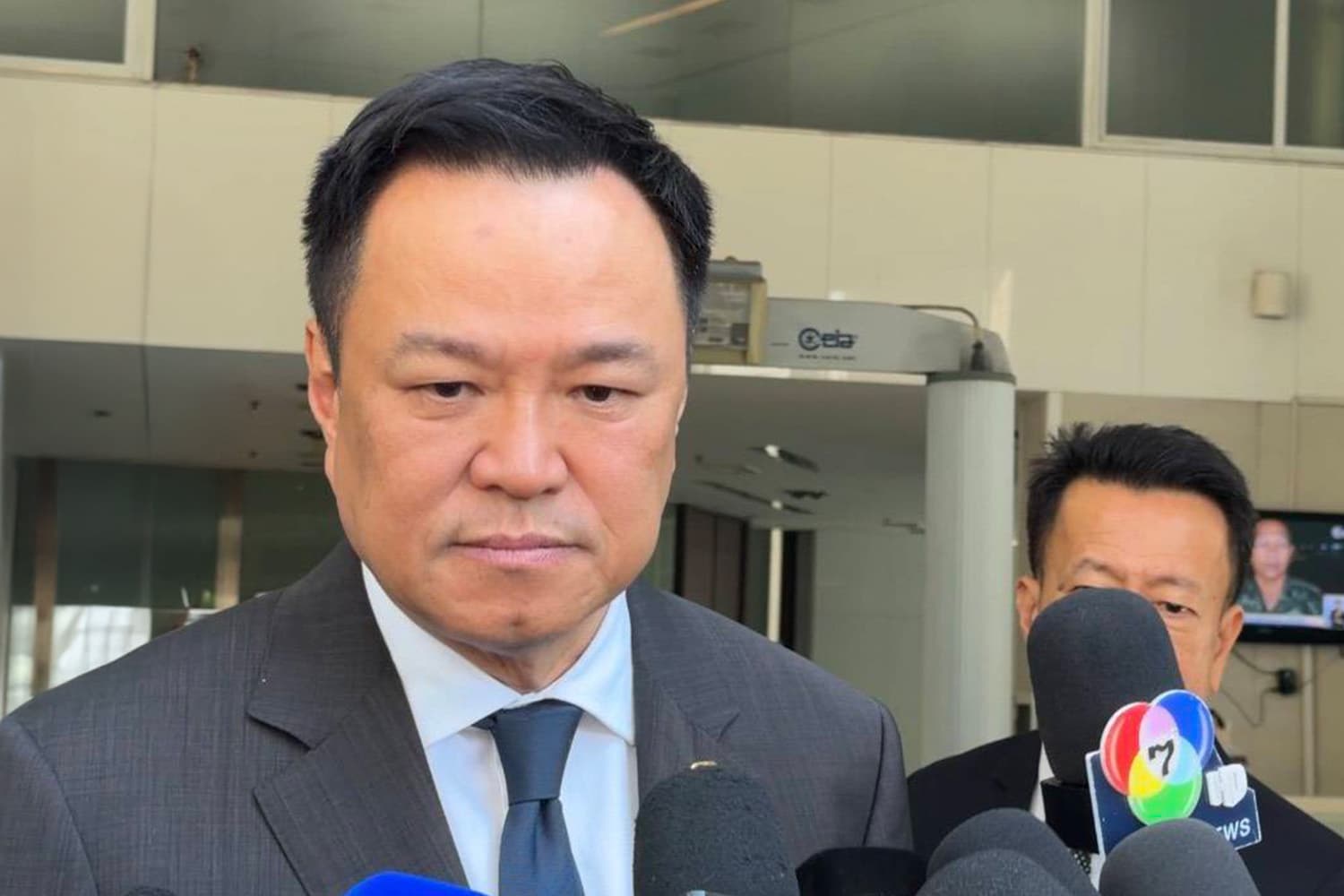 นายกฯ ชี้ ทหารขาขาดรายที่ 9 คนละเรื่องกับการประชุม