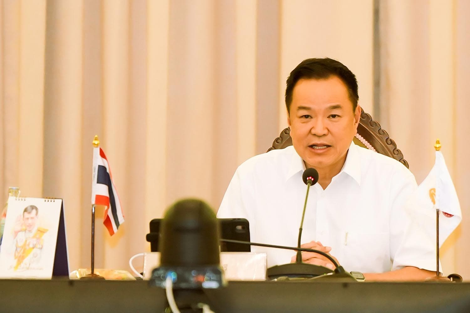 ‘นายกฯ’ นั่งหัวโต๊ะนำทีมถก ครม.นัดแรก