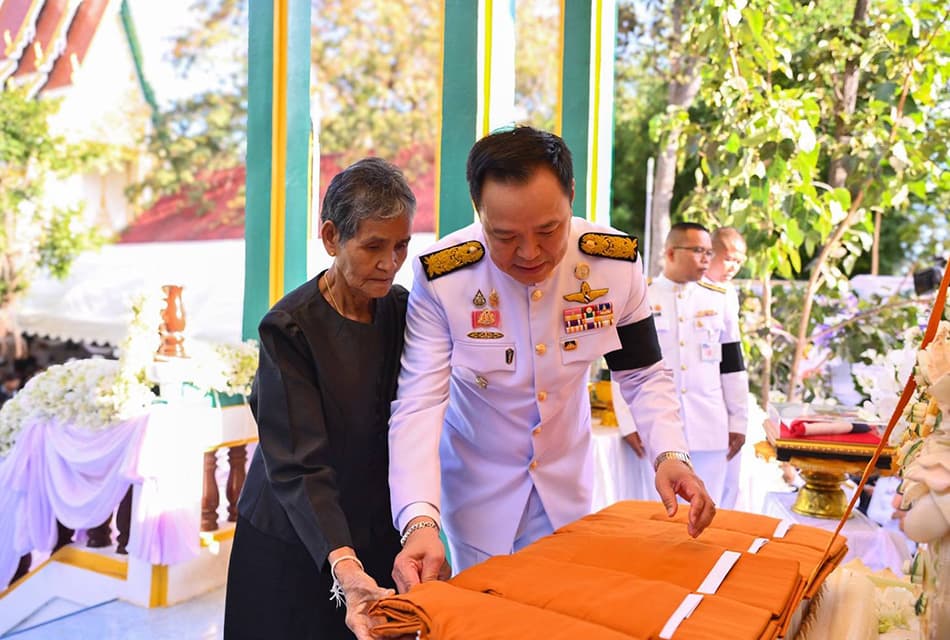 ‘อนุทิน’ เป็นประธานพิธีพระราชทานเพลิงศพ ‘จ่าเริง’ วีรชนเนิน 350