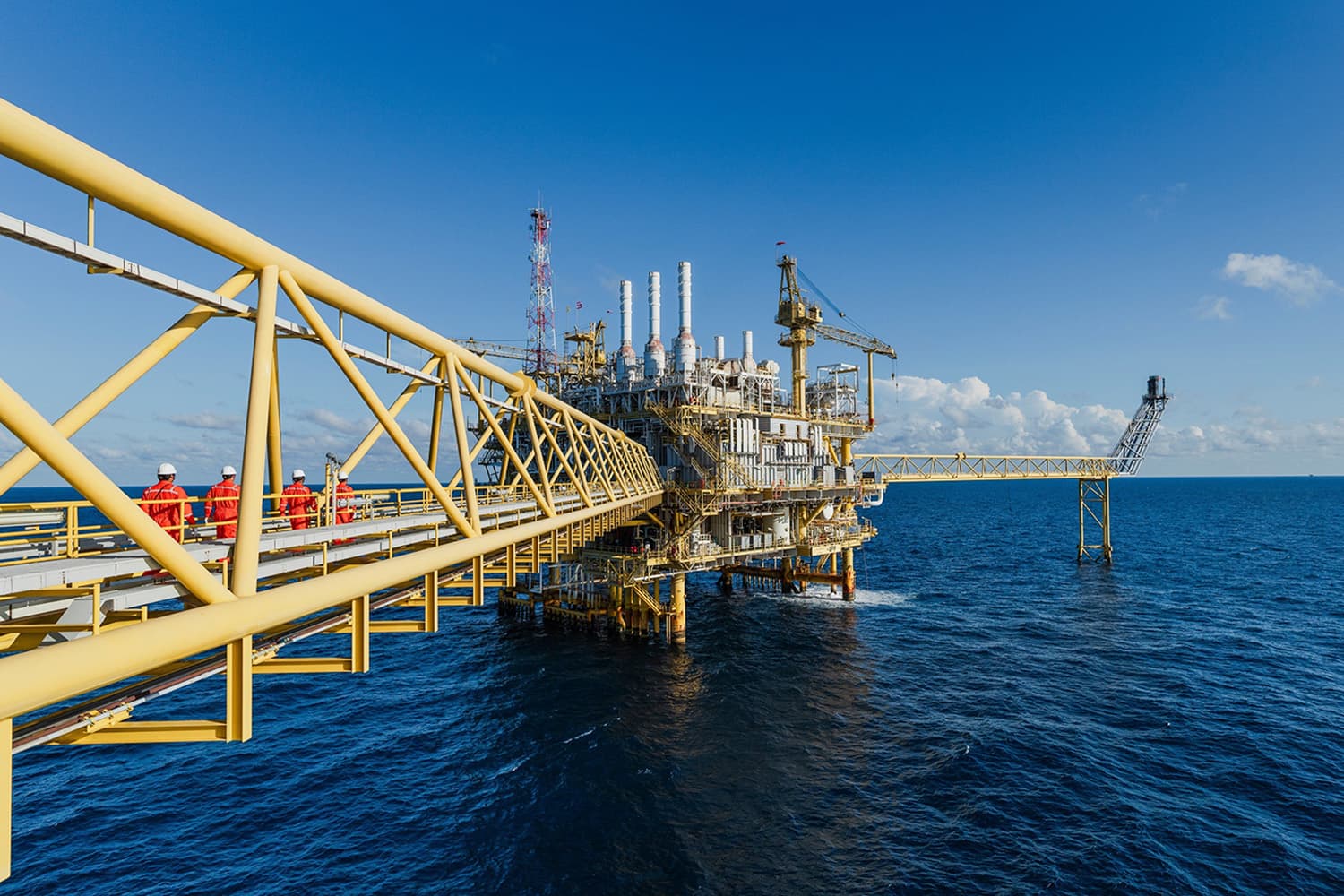 ปตท.สผ.เร่งผลิตก๊าซสูงสุด หนุนไฟฟ้า ลดนำเข้า รับพลังงานโลกผันผวน