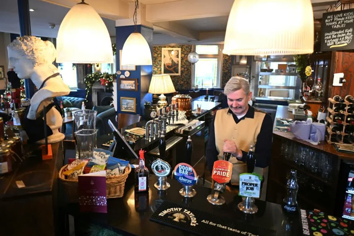 pub-english-close- energy-SPACEBAR-Photo01.jpg