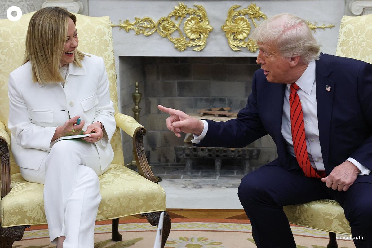 ทรัมป์พบกับเมโลนีในห้องทำงานรูปไข่ที่ทำเนียบขาว ในกรุงวอชิงตัน ดี.ซี. เมื่อวันที่ 17 เมษายน 2025 (Photo by WIN MCNAMEE / GETTY IMAGES NORTH AMERICA / Getty Images via AFP)