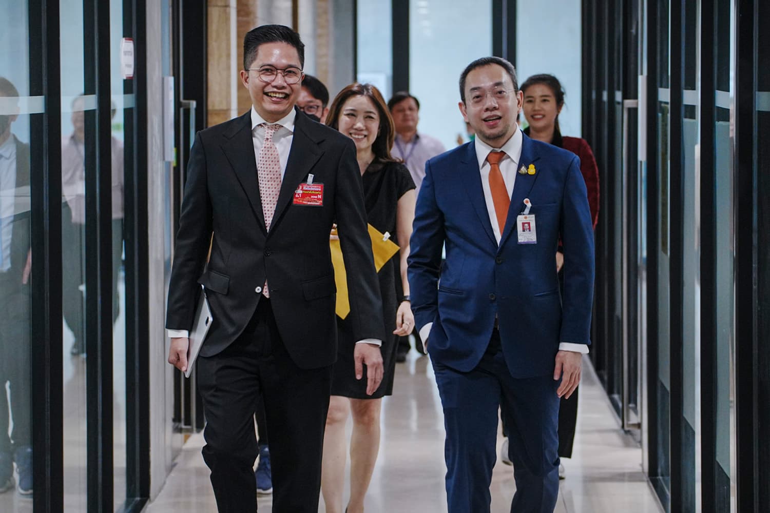 sme_discuss_chaitawat_at_parliament_SPACEBAR_Hero_18b44855bd.jpg