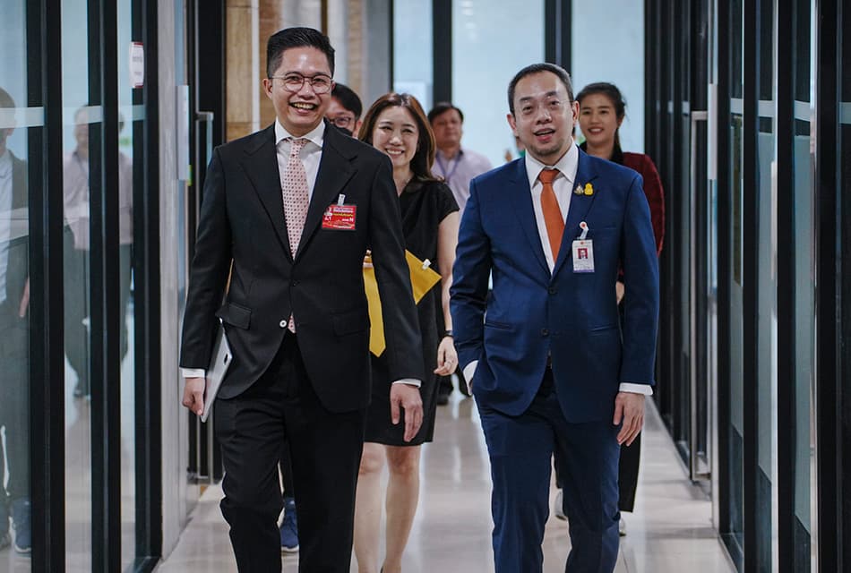 sme_discuss_chaitawat_at_parliament_SPACEBAR_Thumbnail_1196e8b380.jpg
