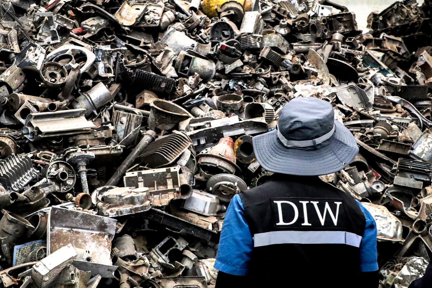 ทลายแก๊งศูนย์เหรียญลักลอบนำเข้า E-Waste สั่งส่งกลับต้นทาง สกัดไทยเป็นถังขยะโลก