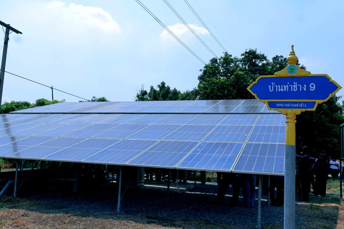 solar-water-pump-farm-energy-fund-SPACEBAR-Photo02.jpg