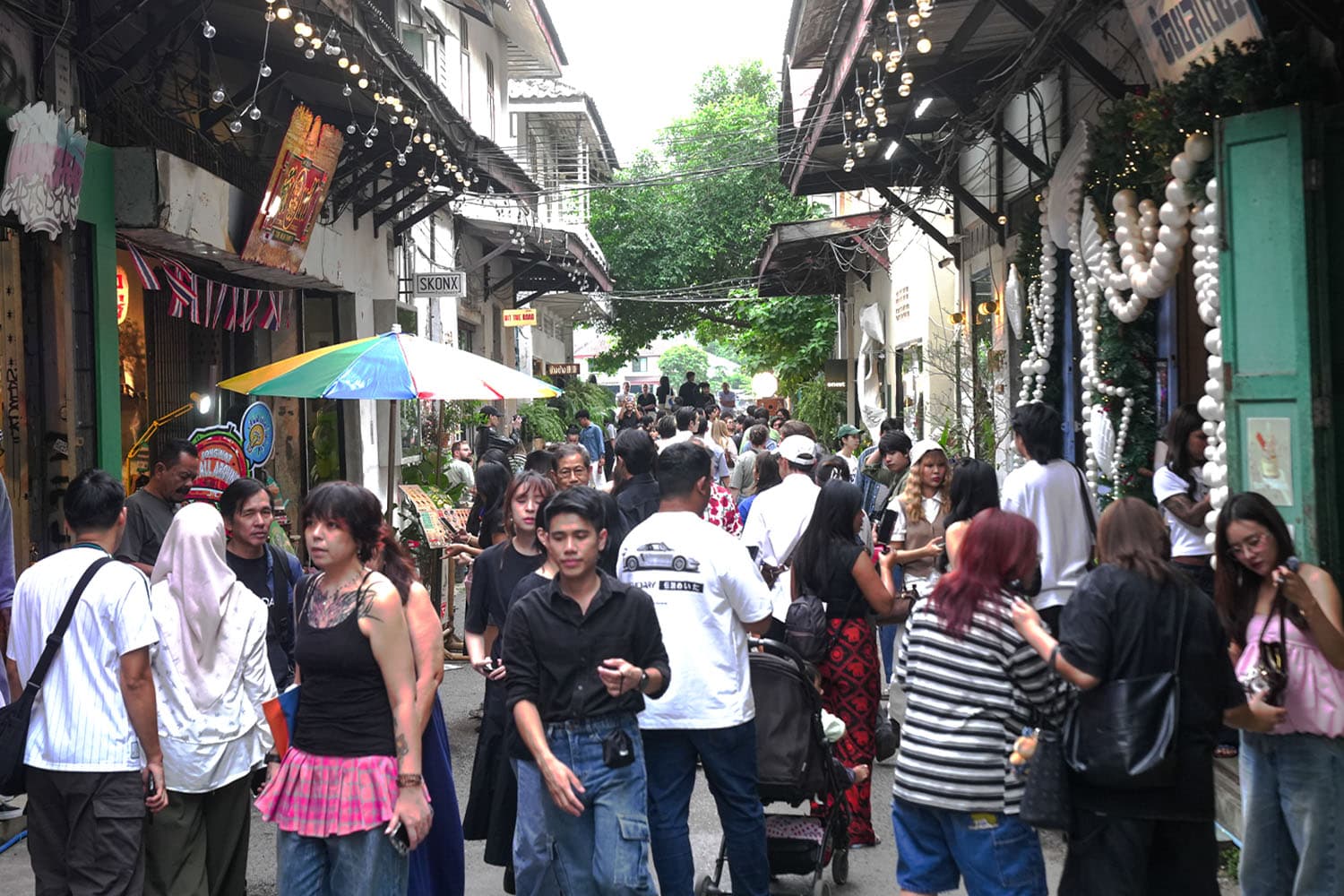 รีเฟรชย่านเก่าให้มีชีวิต  "Song Wat Week 2025" เปิดตึกทั้งย่าน เป็นพื้นที่สร้างสรรค์ 4 วันเต็ม