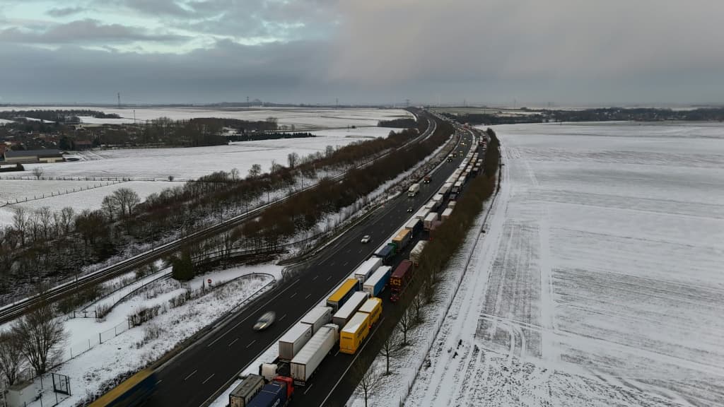 ฝรั่งเศสซึ่งถูกปกคลุมไปด้วยหิมะอยู่แล้ว กำลังเตรียมรับมือกับพายุโกเร็ตติ