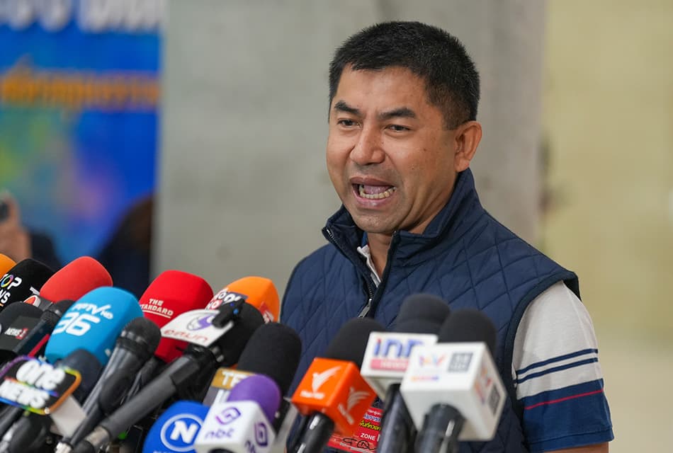 ‘บิ๊กโจ๊ก’ เข้าสภาส่งข้อมูลเพิ่มให้ ‘กมธ.มั่นคง’ สอบ ‘บิ๊กต่าย’ ใช้อำนาจมิชอบ