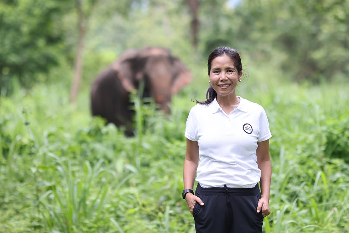 คุณโรจนา สังข์ทอง ผู้อำนวยการองค์กรพิทักษ์สัตว์แห่งโลก ประเทศไทย