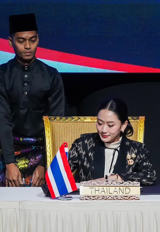 แพทองธาร ชินวัตร นายกรัฐมนตรีของประเทศไทย ในประชุมสุดยอดอาเซียน ครั้งที่ 46