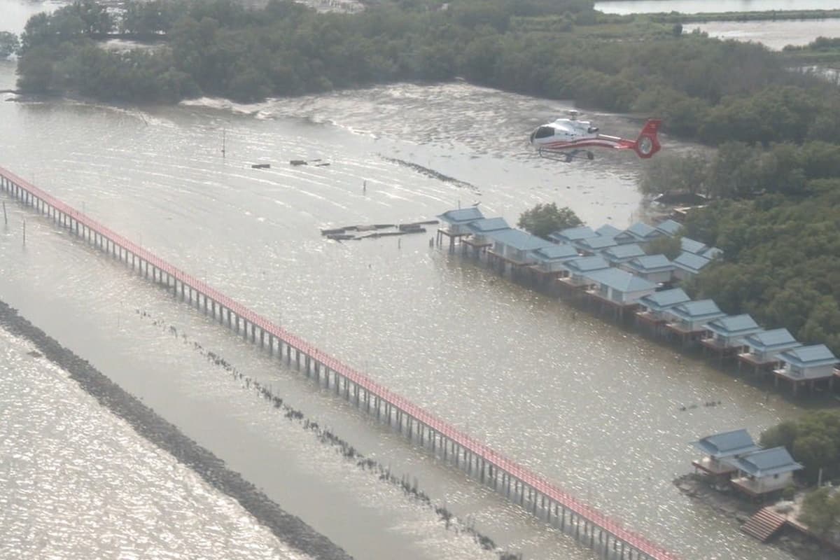 ภาพการลงพื้นที่ติดตามสถานการณ์ปัญหาการกัดเซาะชายฝั่งและการเพิ่มขึ้นของระดับน้ำทะเล เนื่องจากการเปลี่ยนแปลงสภาพภูมิอากาศ บริเวณพื้นที่อ่าวไทยตอนบน ณ จังหวัดสมุทรปราการและกรุงเทพมหานคร / กรมการเปลี่ยนแปลงสภาพภูมิอากาศและสิ่งแวดล้อม
