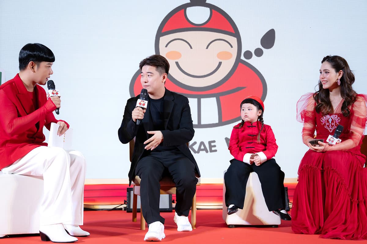 taokaenoi-introducing-2-presenters-chompoo-gale-SPACEBAR-Photo01.jpg