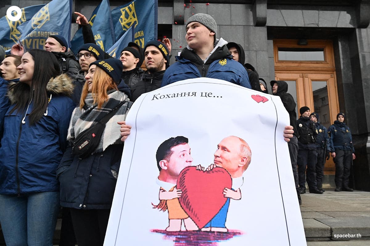 (Photo by Sergei SUPINSKY / AFP) 