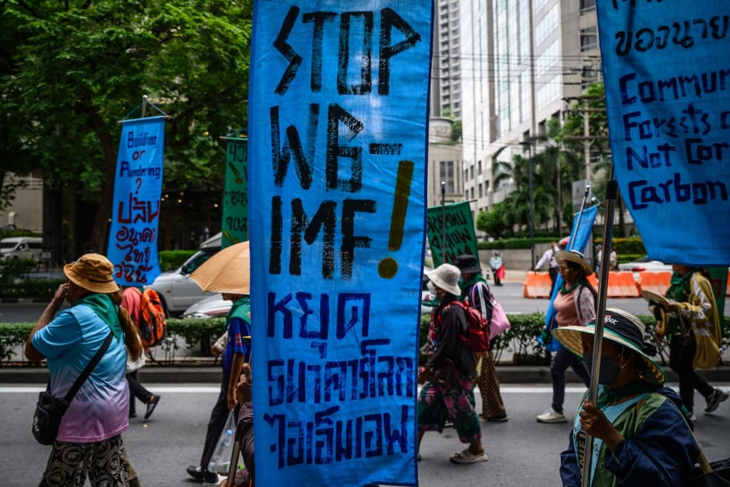 เกษตรกร-ชาวประมงไทยบุกกรุงเทพฯ ประท้วง IMF-ธนาคารโลก ชี้นโยบายทำลายชีวิตคนจน