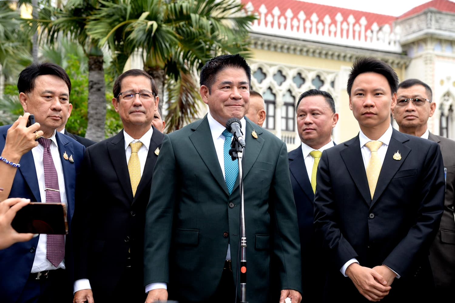 ‘ธรรมนัส​’ ถือฤกษ์​ดีเข้าทำเนียบ บอกดีใจ​ได้ ‘คัมแบ็ค’ เผยยังไม่ได้คุย ‘เดชอิศม์’ จ่อซบ ‘กล้าธรรม’