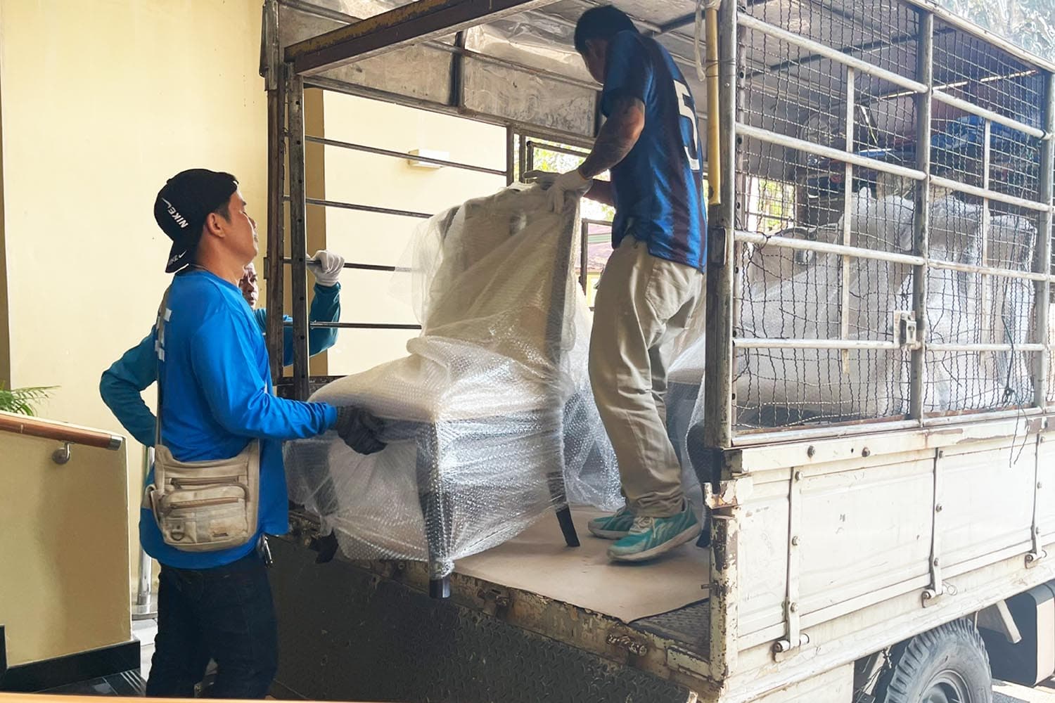 ‘ธรรมนัส’ สั่งขนของออกจาก ‘ทำเนียบฯ’