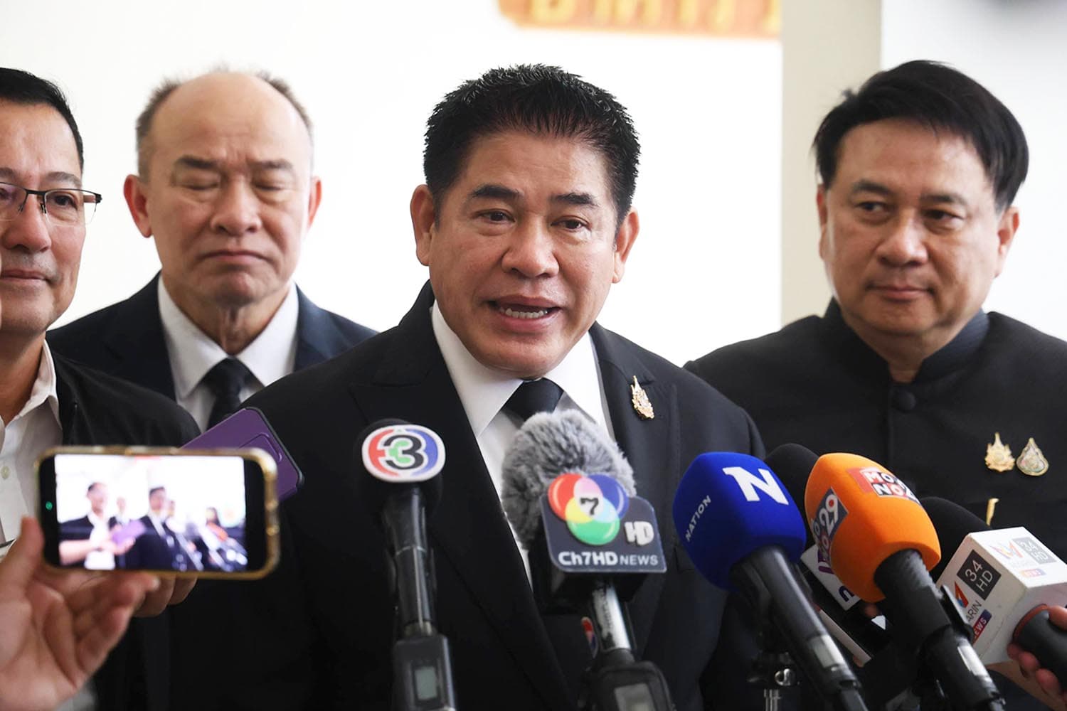 ‘ธรรมนัส’ เก็บตัวเงียบ ‘สส.กล้าธรรม’ ลุ้นร่วม รบ.