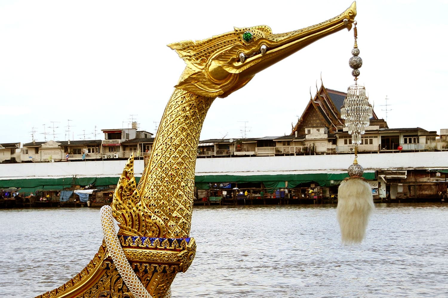 the_legend_of_the_royal_barge_actually_being_a_warship_SPACEBAR_Hero_b8556b3df3.jpg
