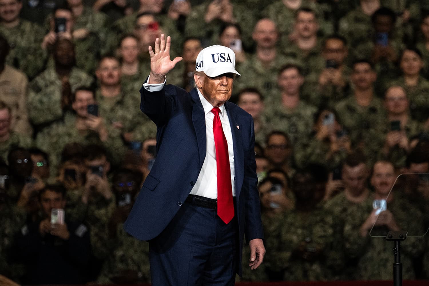 ทรัมป์โวกำลังส่งกองเรือรบไปอิหร่านเพิ่มอีก