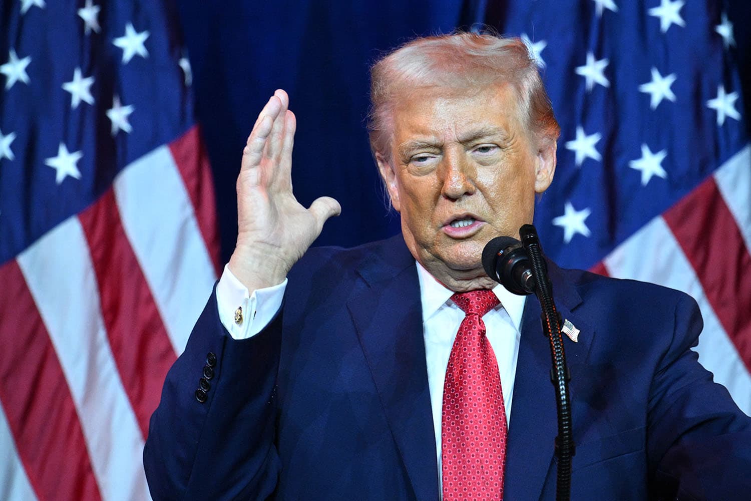 ทรัมป์สั่งผู้บัญชาการหน่วยพิเศษร่างแผนใช้กำลังบุกกรีนแลนด์