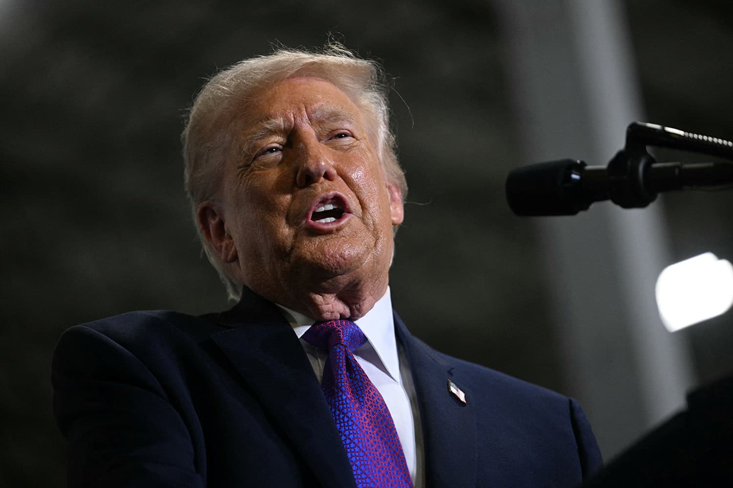 ทรัมป์โวยิ่งราคาน้ำมันสูงขึ้น สหรัฐฯ ยิ่งได้กำไรมหาศาลในฐานะผู้ผลิตรายใหญ่สุดของโลก