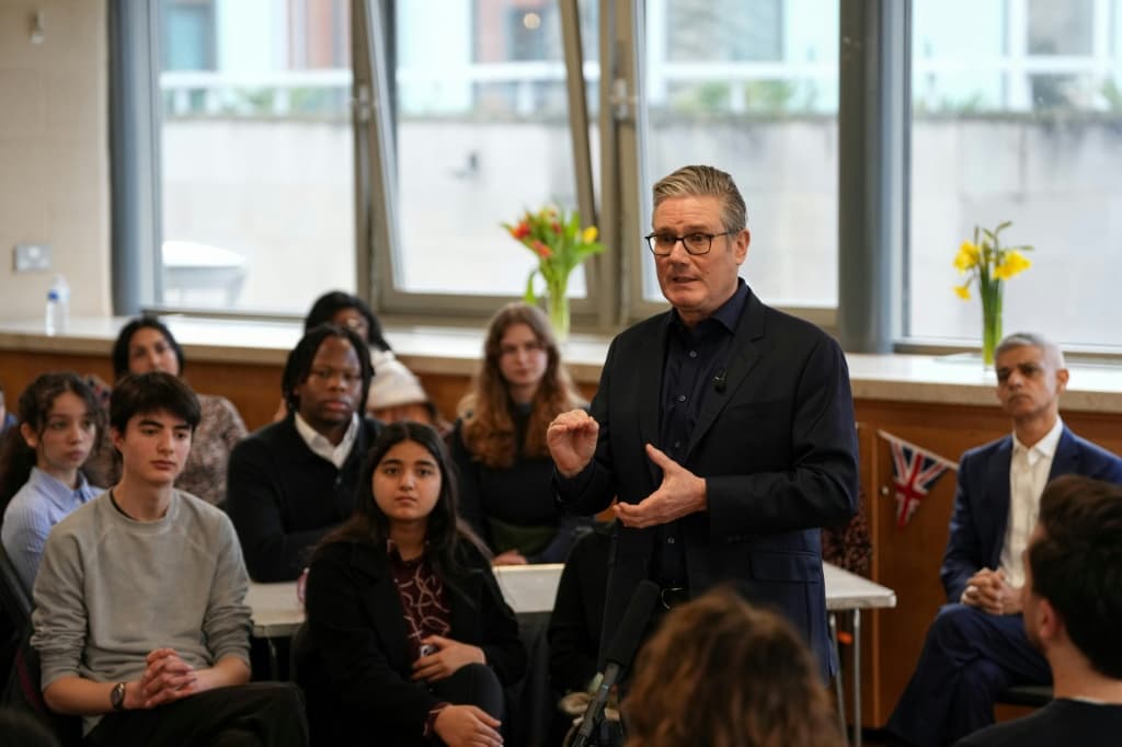 อังกฤษขยายกฎหมายความปลอดภัยออนไลน์ครอบคลุมแชทบอท AI หลังเกิดเหตุการณ์ Grok