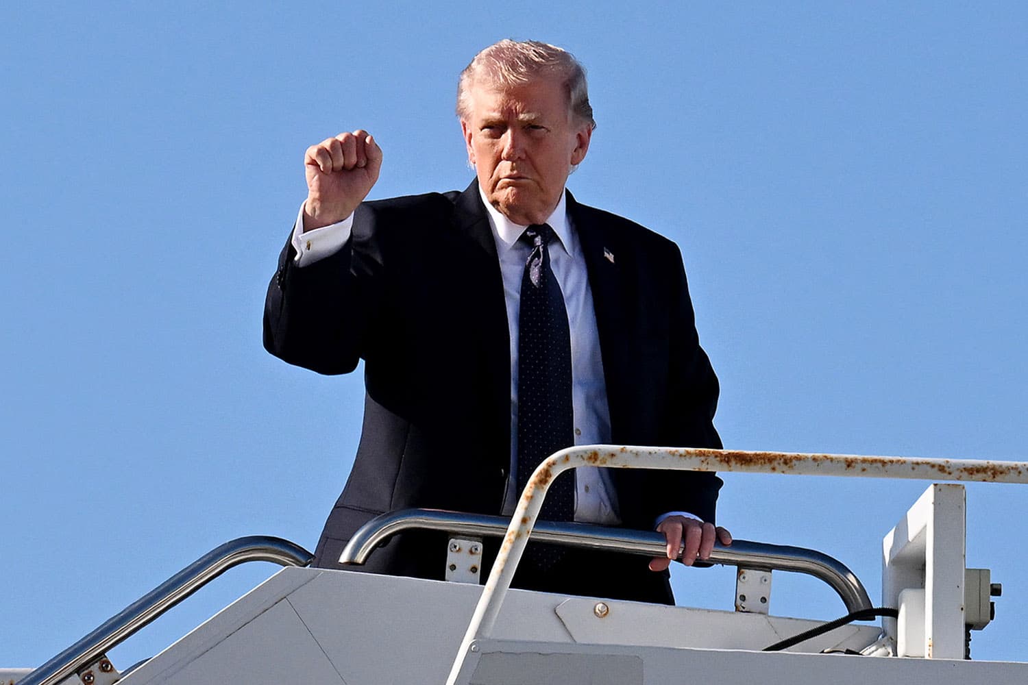 เกาะติดสถานการณ์สหรัฐฯ-อิสราเอล-อิหร่าน ทรัมป์สั่งแก้แค้นให้ทหารที่เสียชีวิต ประกาศอาจสู้รบ 1 เดือน