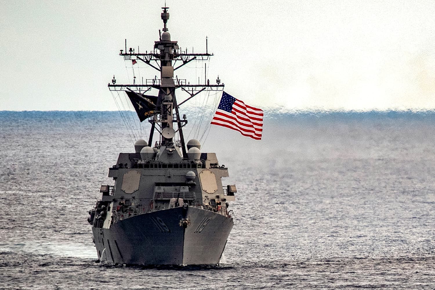 ตะวันออกกลางตึงเครียดหนัก! เรือพิฆาตสหรัฐฯ ‘USS Delbert D. Black’ เทียบท่าอิสราเอลแล้ว