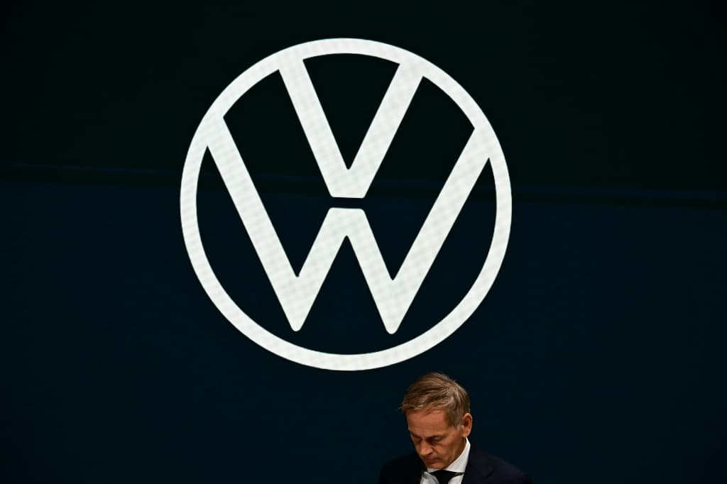 โอลิเวอร์ บลูม ซีอีโอของกลุ่มบริษัทโฟล์คสวาเกน ในงานแสดงรถยนต์นานาชาติ IAA เมื่อวันที่ 9 กันยายน 2025 ณ เมืองมิวนิก ทางตอนใต้ของประเทศเยอรมนี