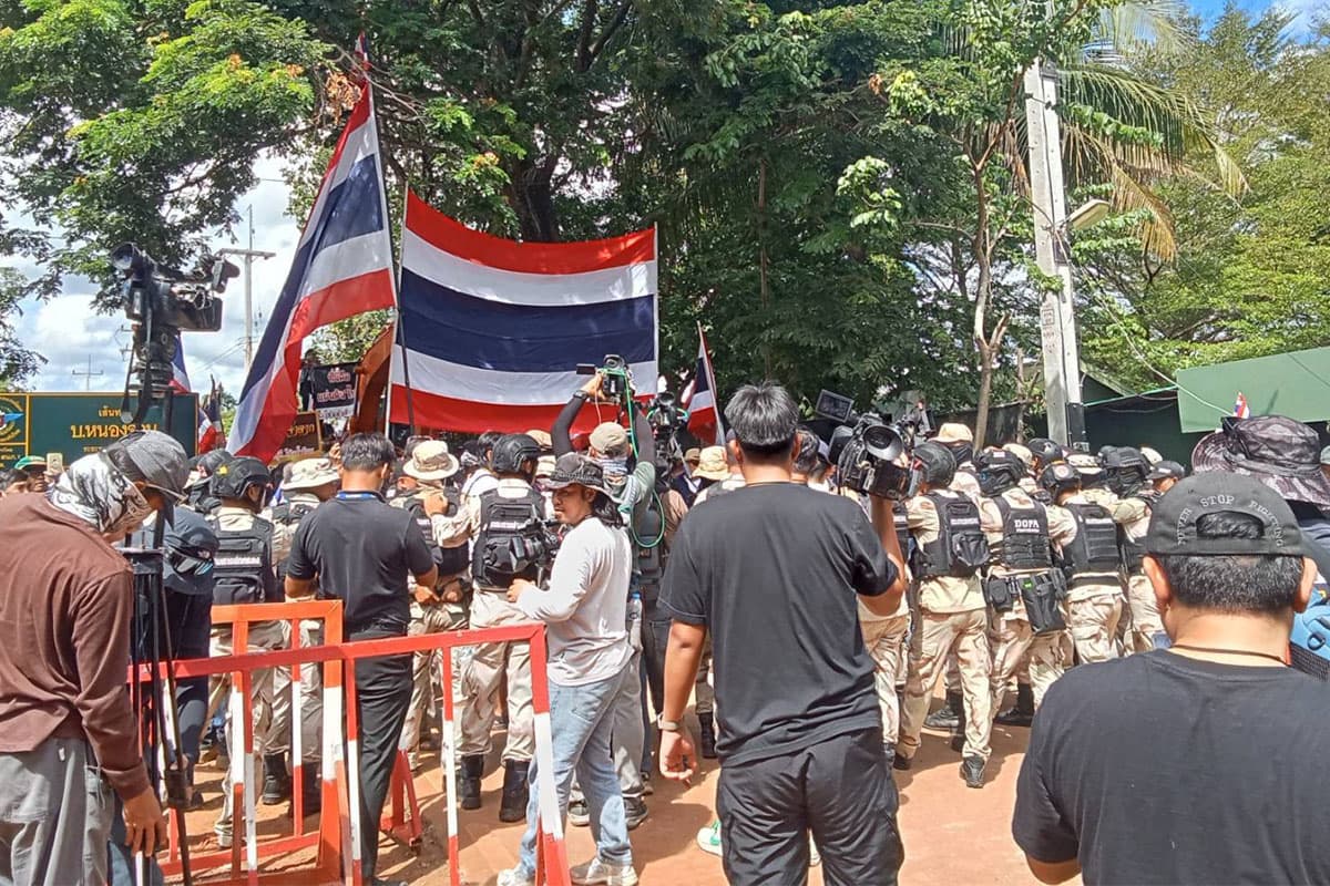 1stArmyArea-asks-veera-to-end-protest-and-join-sovereignty-mission-in-sakaeo-SPACEBAR-Photo03.jpg