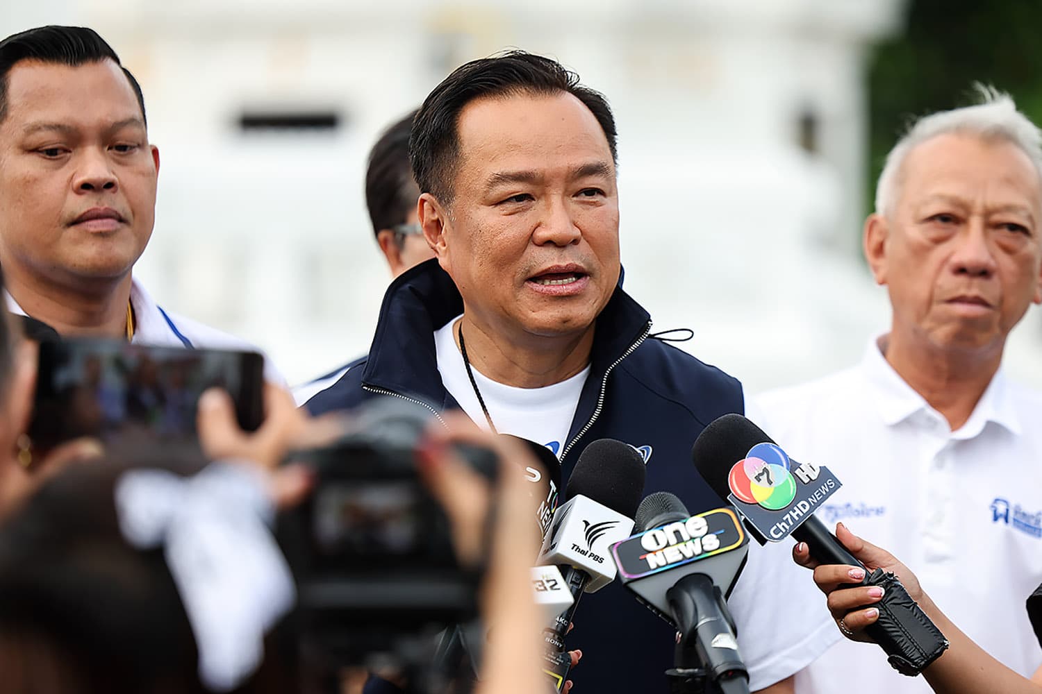 ‘อนุทิน’ ยัน 8 ก.พ. ได้เข้าคูหาแน่นอน! เมิน ‘ปชป.’ ขายวลี “สมบัติพ่อเฒ่า”