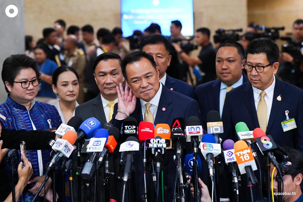 Anutin-the-Prime-Minister-delivered-a-policy-statement-to-the- -Parliament-SPACEBAR-Photo01.jpg