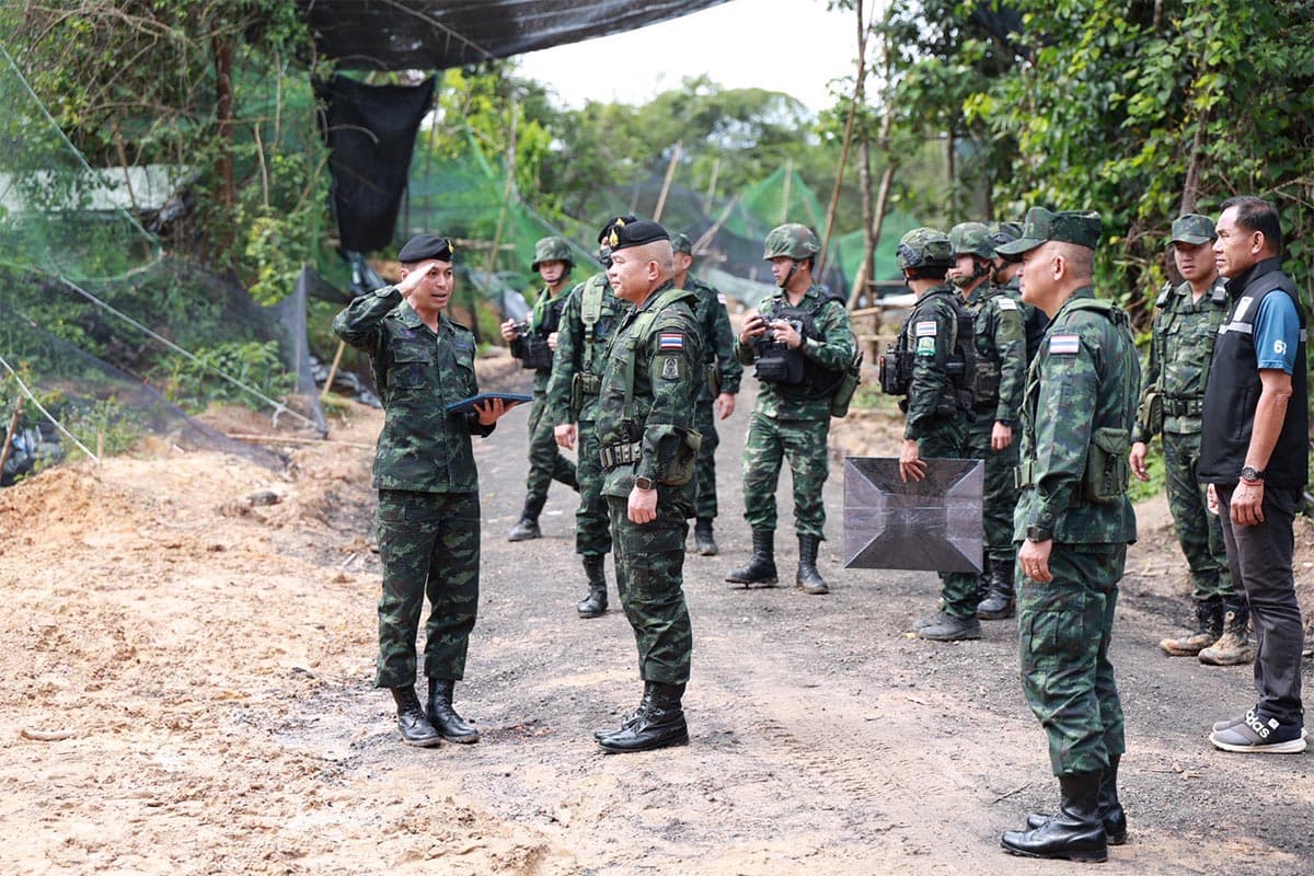 Army Region-2-is-rushing-to-build-over-250-bomb-shelters-along-the-Thai-Cambodian-border.psd-SPACEBAR-Photo08.jpg