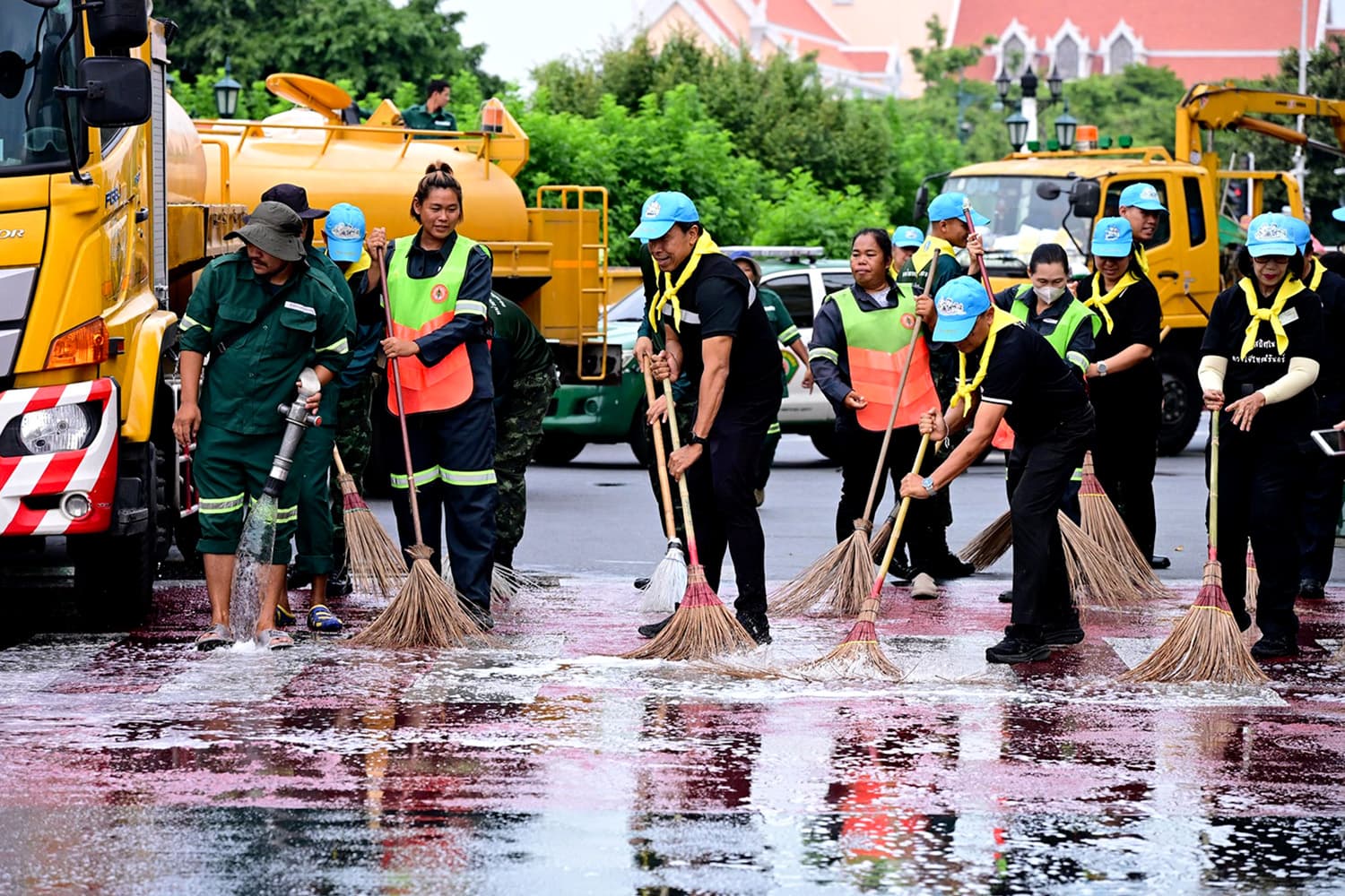 กทม. น้อมนำ “เราทำความดีด้วยหัวใจ” ผนึกจิตอาสาพระราชทาน ร่วมบำเพ็ญประโยชน์ ลุยพัฒนาพื้นที่เขตพระนคร