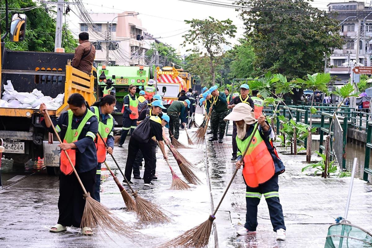 Bangkok-embraces-the-We Do Good with Our Hearts-initiative-by-joining-forces-SPACEBAR-Photo02.jpg