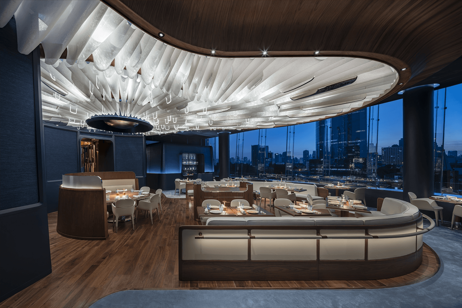 “Blue by Alain Ducasse x Baan Tepa 4-Hands Dinner” ค่ำคืนแห่งศิลปะบนจานอาหาร ที่หลอมรวมความเป็นมิชลินสตาร์ระดับโลก