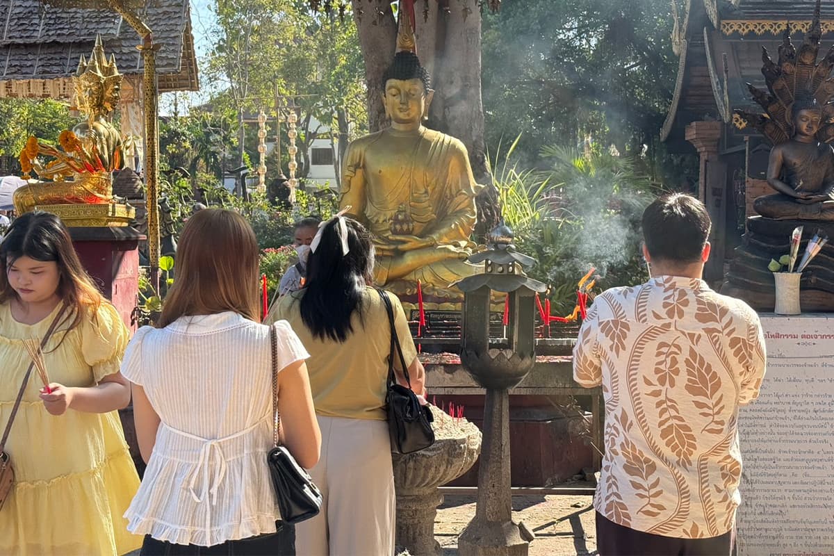 Chiang Mai-is-buzzing-with-activity-as-people-follow-auspicious-rituals-to-welcome-the-year-2026-SPACEBAR-Photo05.jpg