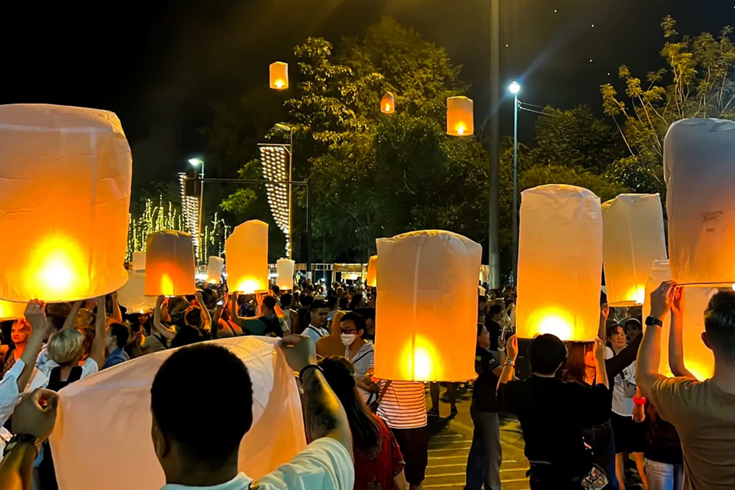 เชียงใหม่นำร่อง “โคมลอยลูกโป่งรักษ์โลก” ส่งเสริมการท่องเที่ยว ลดความเสี่ยงเกิดอัคคีภัย