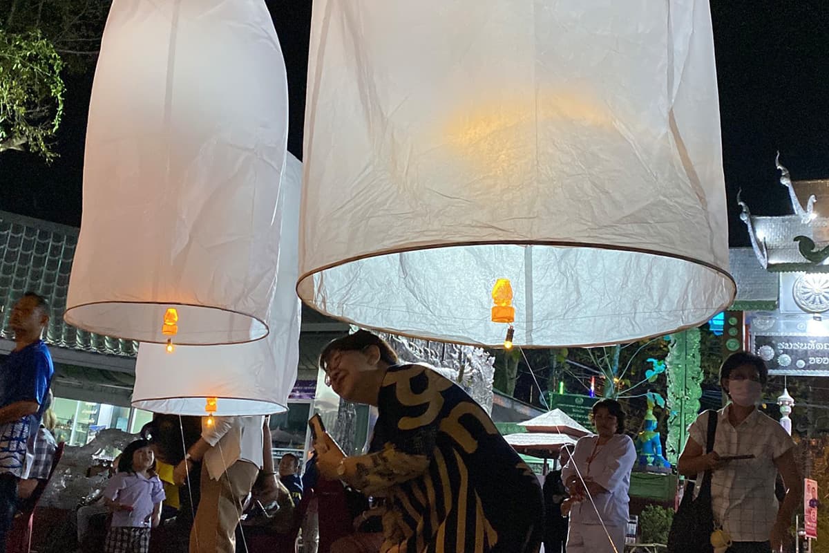 Chiang Mai-pioneers-eco-friendly-balloon-lanterns-to-promote-tourism-and-reduce-the-risk-of-fire-SPACEBAR-Photo01.jpg