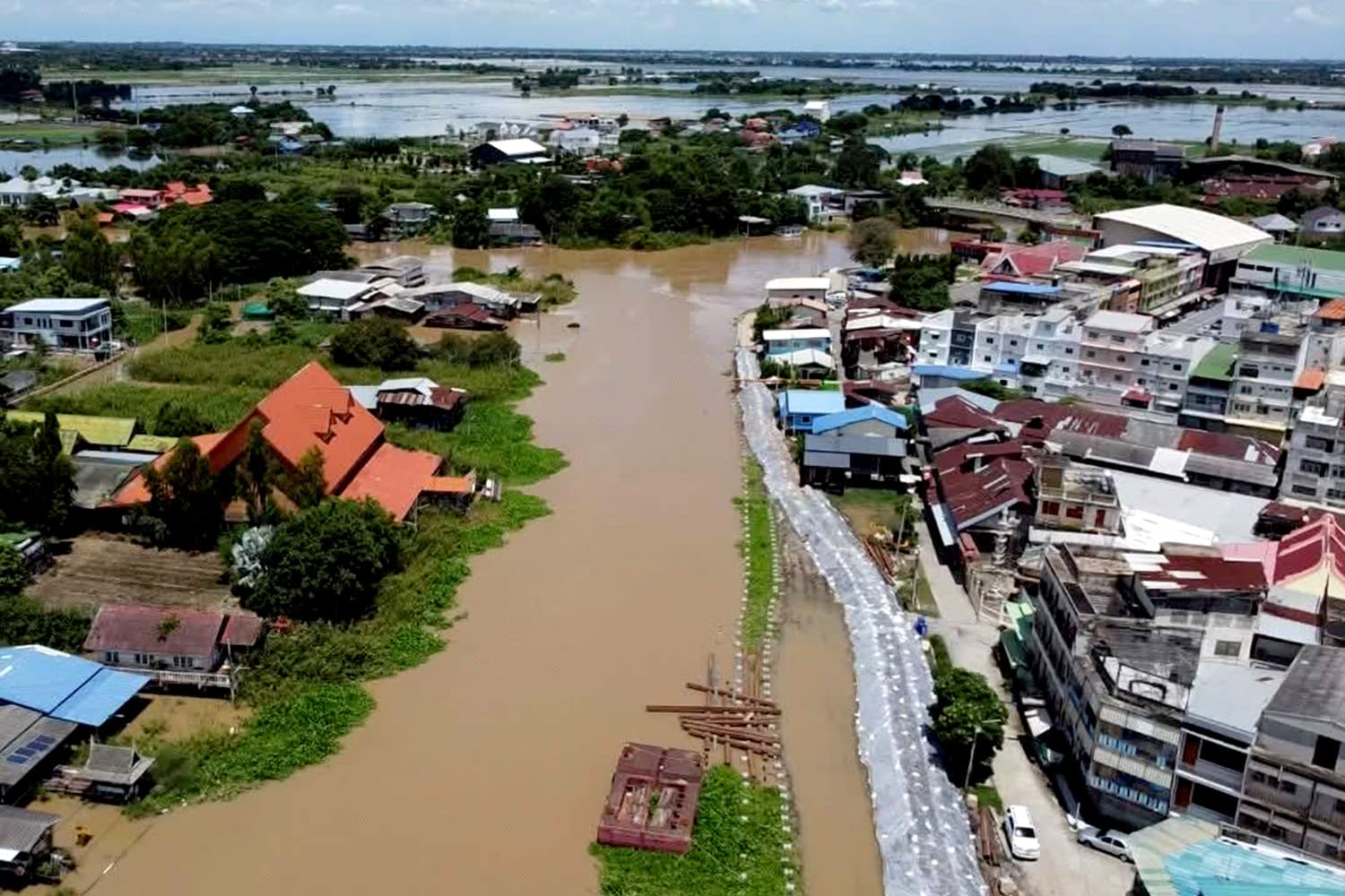 ปภ.อัปเดตสถานการณ์น้ำท่วม 13 จังหวัด ‘เหนือ-อีสาน-กลาง’ เสียชีวิต 3 ราย ยังเฝ้าระวัง ‘หล่มสัก เพชรบูรณ์’