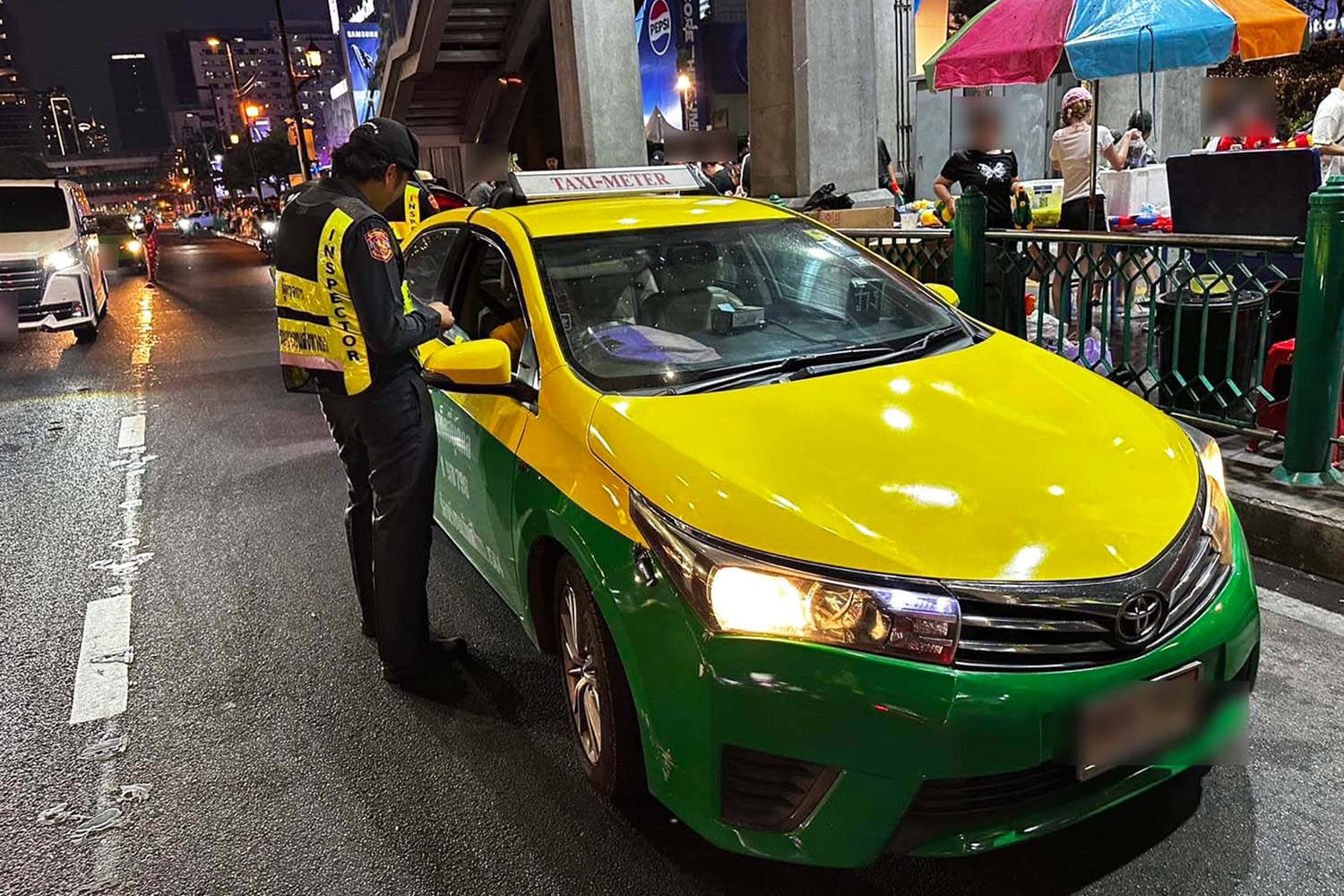 กรมการขนส่งทางบก เตือนรถสาธารณะอย่าเอาเปรียบ