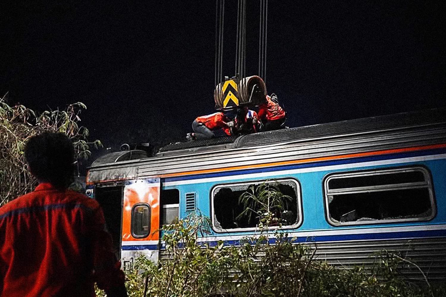 แพทย์พิสูจน์อัตลักษณ์ศพเครนตกทับรถไฟสีคิ้วได้แล้ว 12 ราย จากยอดผู้เสียชีวิต 32 ราย