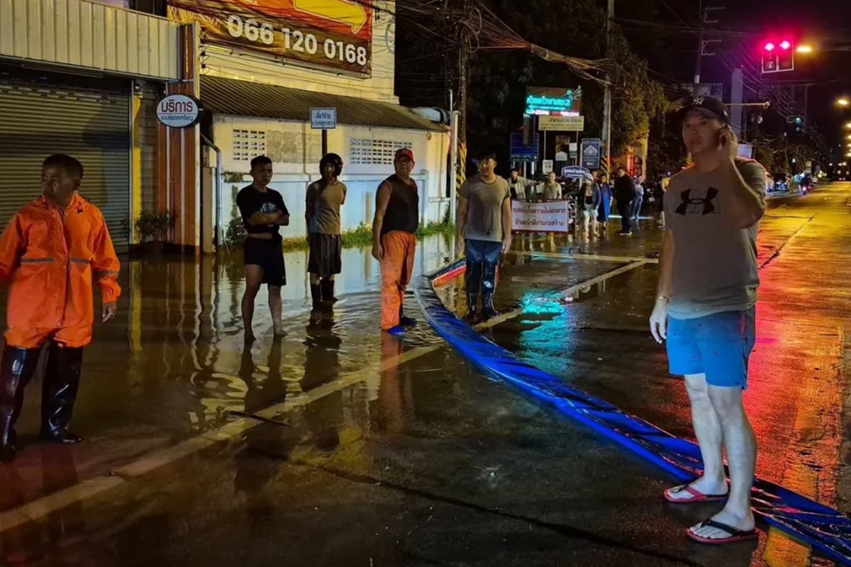 Floodwaters-in-Lom Sak-have-receded-but-the-Meteorological-Department-SPACEBAR-Photo01.jpg