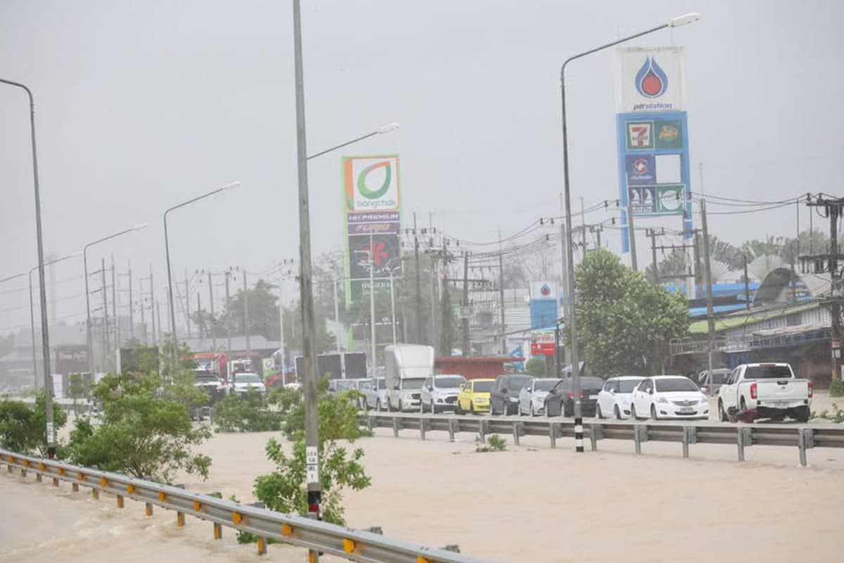 GISTDA-releases-satellite-map-data-for-Hat Yai-showing-critical-flood-levels-SPACEBAR-Photo02.jpg