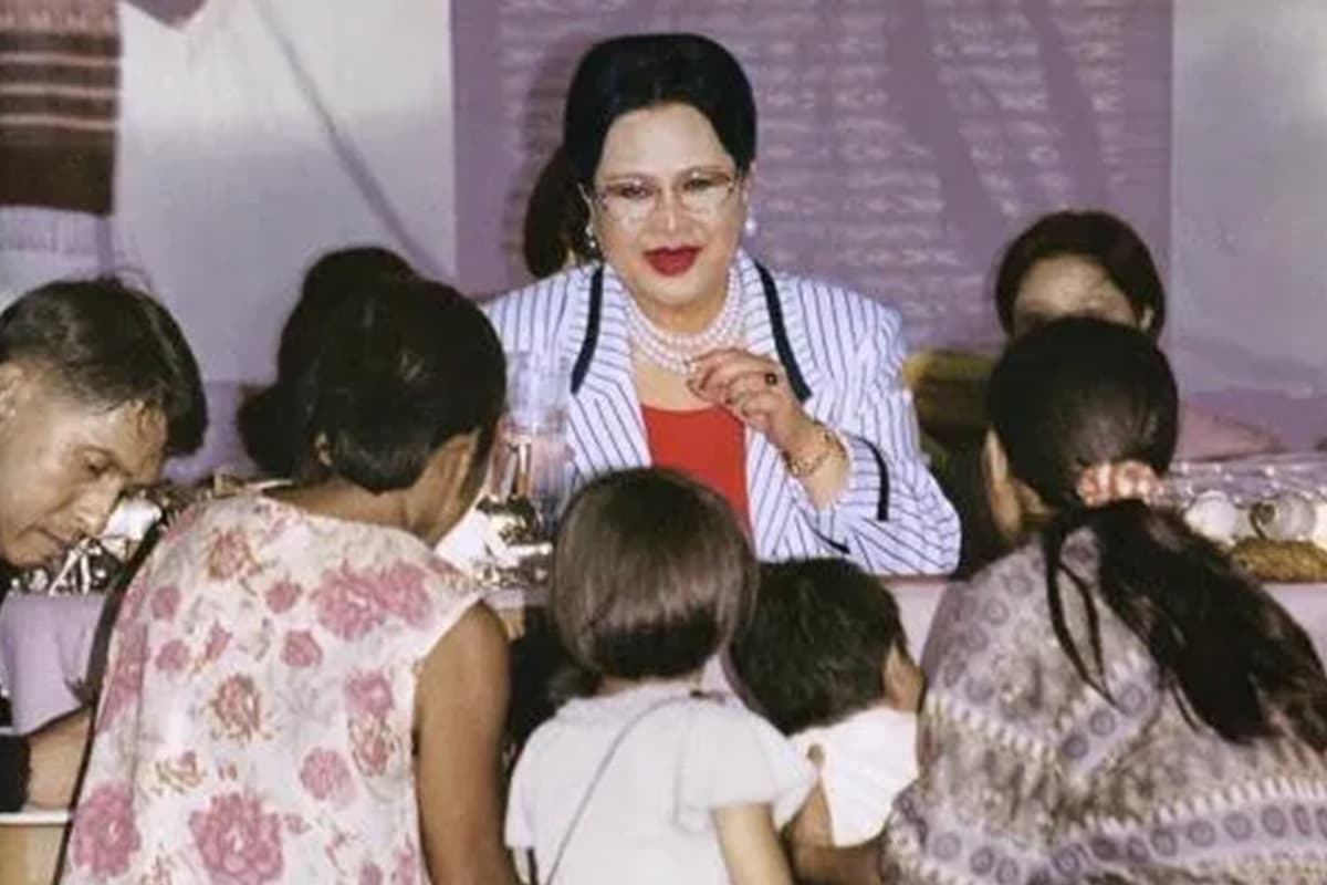 Her-Majesty-the-Queen Mother-The-Mother-and-Teacher-of-the-Land-SPACEBAR-Photo04.jpg