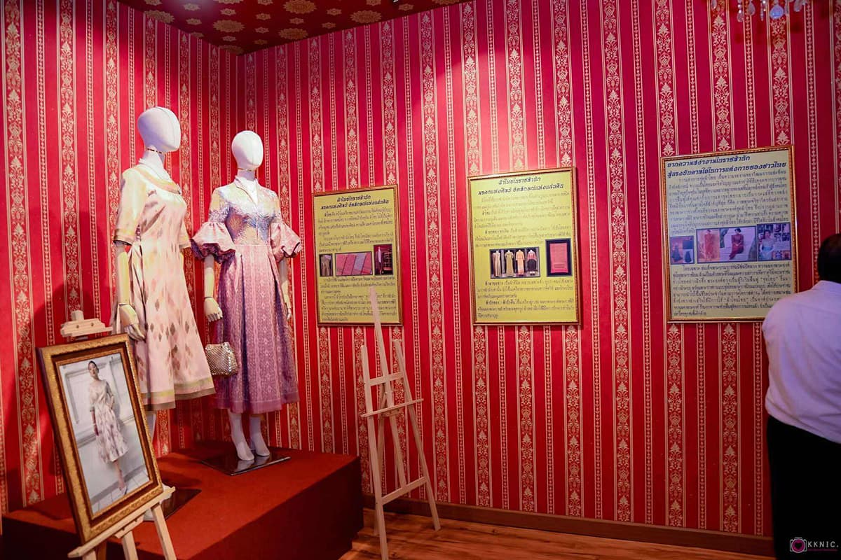 Her-Majesty-the-Queen Mother-gave-life-to-the-silk-people-of-Isan-creating-a-career-SPACEBAR-Photo09-1.jpg