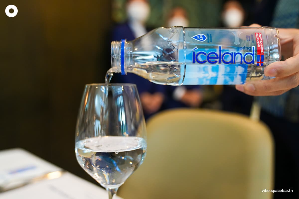 Iceland_spring_Exclusive_Dinner_with_Water_Sommelier_SPACEBAR_Photo01_097464a800.jpg